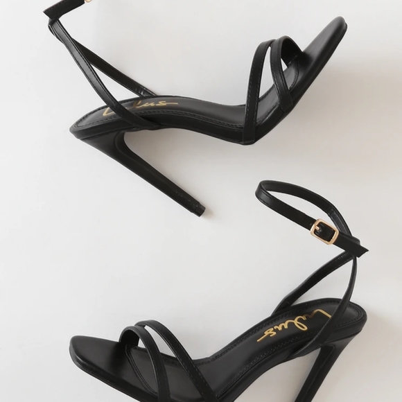 Lulus strappy high heels - Picture 3 of 9